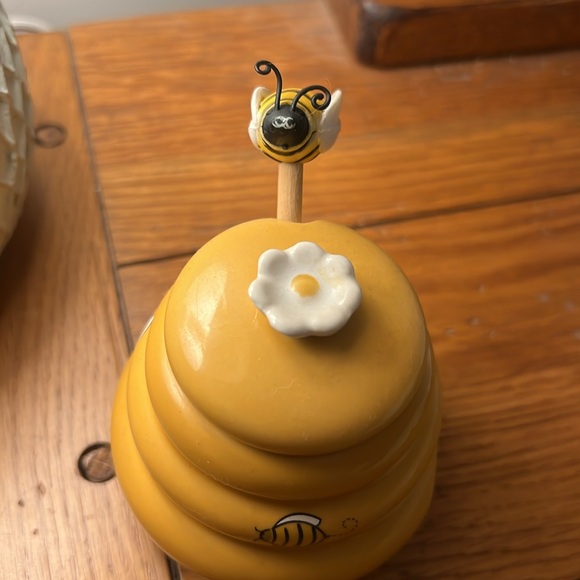Ceramic Beehive Honey Pot, Bee
Wooden Dipper Spoon - Picture 3 of 8